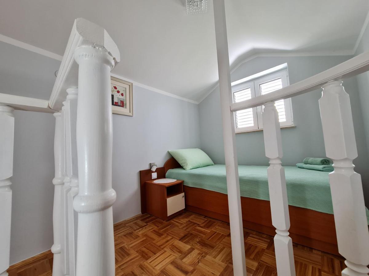 Apartments Nef Pinezići Екстериор снимка